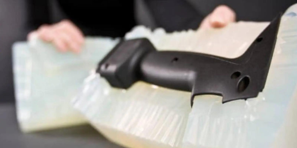 Filling the Mold Under Vacuum Conditions